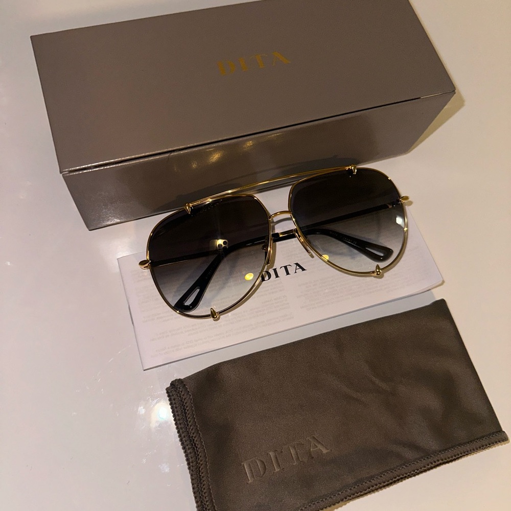 Dita sunglasses in a perfect condition, worn 2 times and has 0 scratches